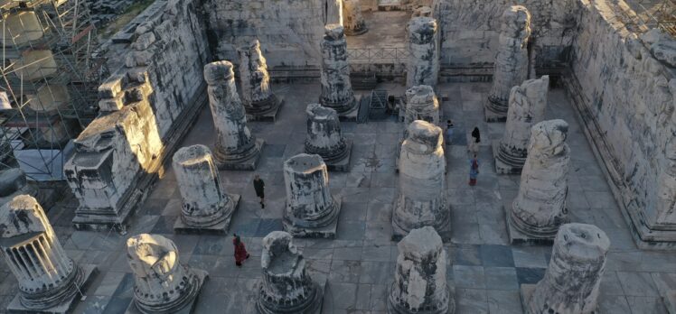 Didim'deki Apollon Tapınağı'nda bulunan 2 bin 300 yıllık sütunlar restore edilecek