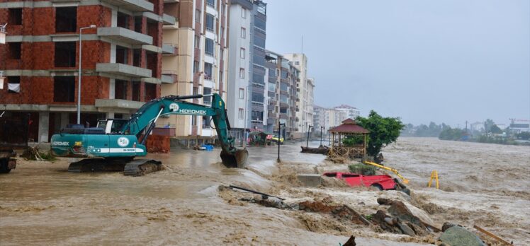 DSİ'nin Arhavi sel bölgesindeki çalışmaları devam ediyor