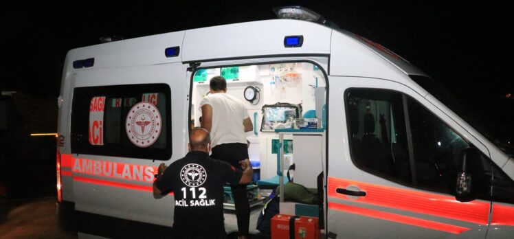 Erzincan'da iki otomobil çarpıştı: 1 ölü, 7 yaralı