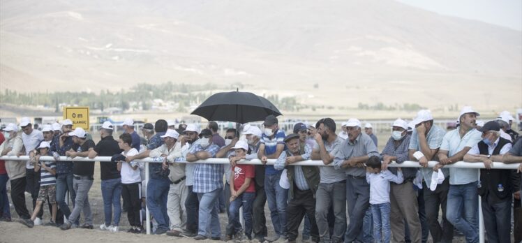 Erzurum'da “Geleneksel Rahvan At Yarışları” düzenlendi