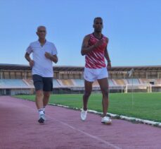 Görme engelli İranlı atlet, hayal ettiği paralimpik şampiyonluğu için Antalya'da ter döküyor