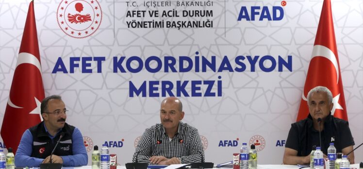 İçişleri Bakanı Soylu, Bozkurt'ta Afet Koordinasyon Merkezi'ndeki toplantıya katıldı