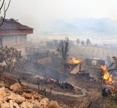 Isparta'da çıkan orman yangını kontrol altına alınmaya çalışılıyor