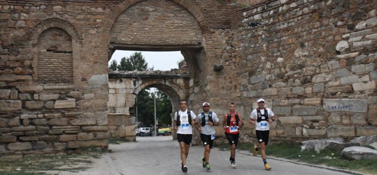 İznik Ultra Maratonu'nda 150 kilometrelik koşu başladı