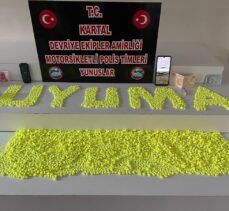 Kartal'da otomobilinde uyuşturucu ele geçirilen şüpheli gözaltına alındı