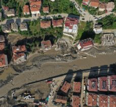 Kastamonu'nun Bozkurt ilçesindeki arama kurtarma ve enkaz çalışmaları aralıksız sürüyor