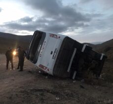 Kayseri'de midibüs şarampole devrildi: 19 yaralı