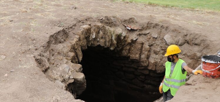 Kayseri'de tarihi mezarlıkta Selçuklu dönemine ait olduğu değerlendirilen mezar odası bulundu