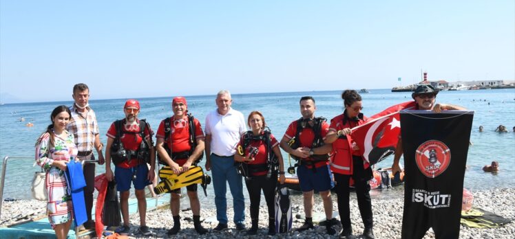 Kemer'de dalgıçların deniz dibi temizliği için girdiği noktadan atık çıkmaması sevindirdi