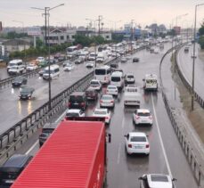 Kocaeli'de sağanak hayatı olumsuz etkiledi