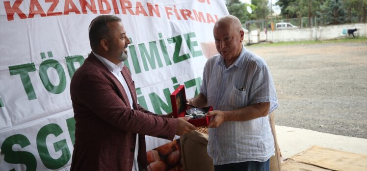 Ordu'da 2021 yılı mahsulü fındığı ekonomiye ilk kazandıran firma sahipleri ödüllendirildi