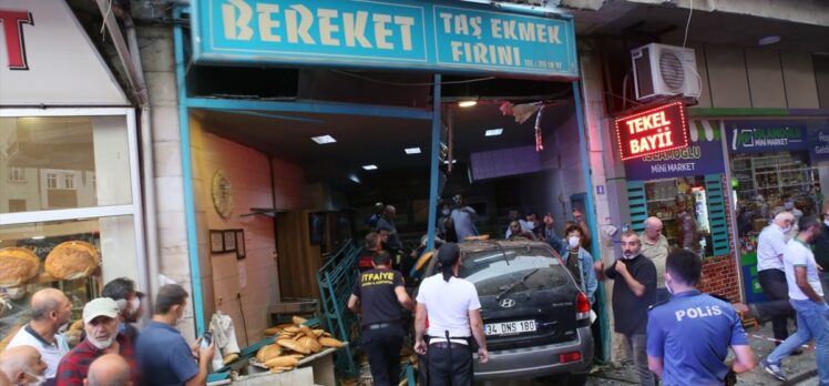 Rize'de kontrolden çıkan otomobil fırına çarptı: 2 yaralı