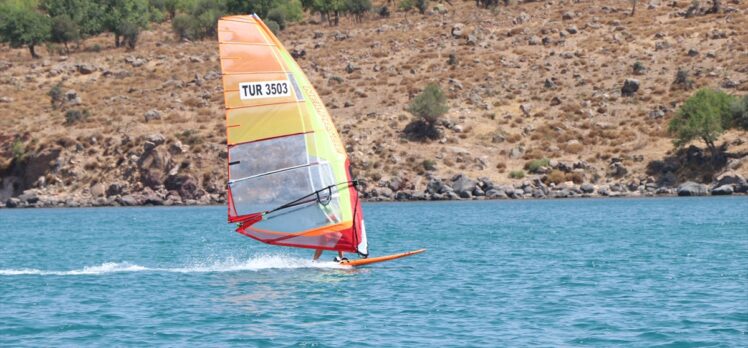 Rüzgar sörfünde Funboard Slalom Ligi 1. ayak yarışları, İzmir'de tamamlandı