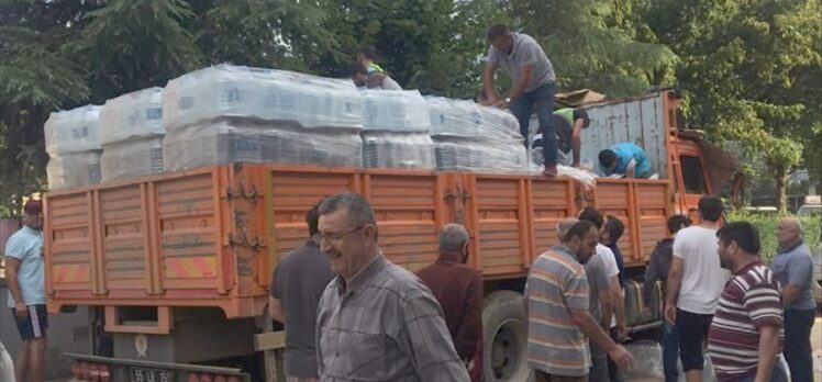 Samsun'dan selin etkilediği Sinop ve Kastamonu'ya personel, gıda ve destek malzemesi gönderildi