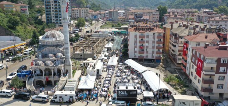 Sel felaketinin yaşandığı Bozkurt'ta hayatını kaybedenler için mevlit okutuldu