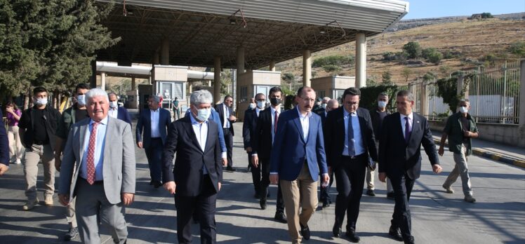 Ticaret Bakanı Mehmet Muş, Hatay'daki Cilvegözü Gümrük Kapısı'nda inceleme yaptı: