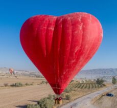 Uluslararası 2. Kapadokya Sıcak Hava Balon Festivali renkli görüntülere sahne oldu