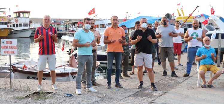 Zonguldak'ta yeni av sezonuna girmeye hazırlanan balıkçılar törenle uğurlandı