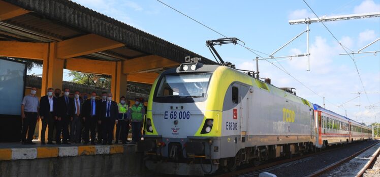 “Ada treni” yeniden hizmet vermeye başladı