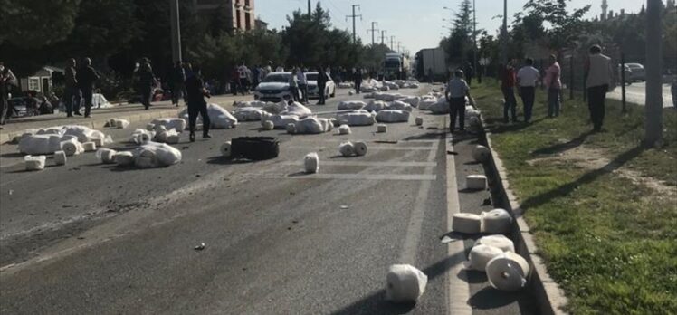 Afyonkarahisar'da zincirleme trafik kazasında 1 kişi öldü, 4 kişi yaralandı