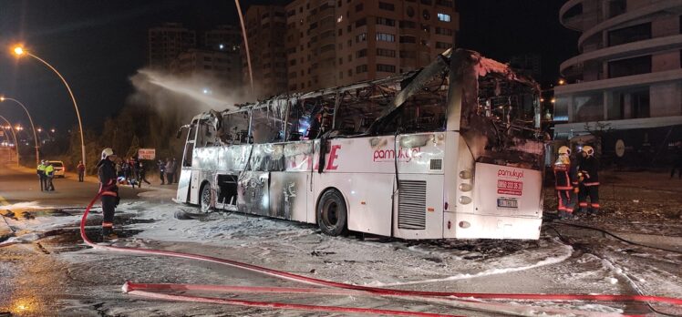 Ankara'da yolcu otobüsü yandı: 1 ölü, 20 yaralı