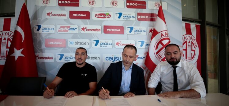 Antalyaspor, Enzo Crivelli ile sözleşme imzaladı