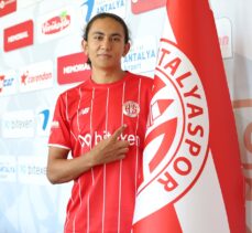 Antalyaspor, genç futbolcu Berat Onur Pınar ile sözleşme imzaladı