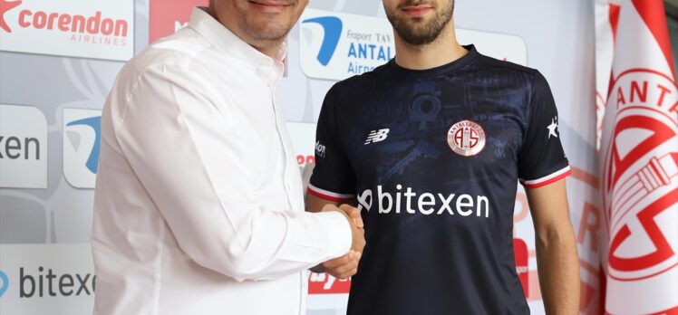 Antalyaspor, genç kaleci Ataberk Dadakdeniz ile sözleşme imzaladı