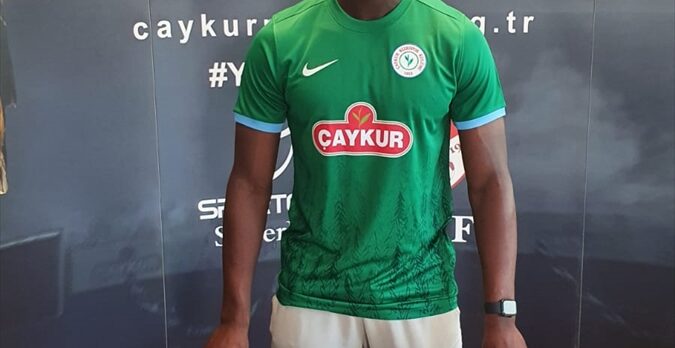 Çaykur Rizespor, Nathan Monzango'yu kiraladı