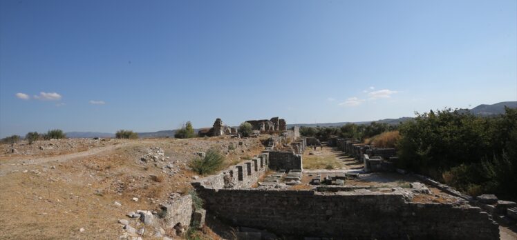 Didim'deki antik kent Miletos'ta 2 bin 400 yıllık iki eve ulaşıldı