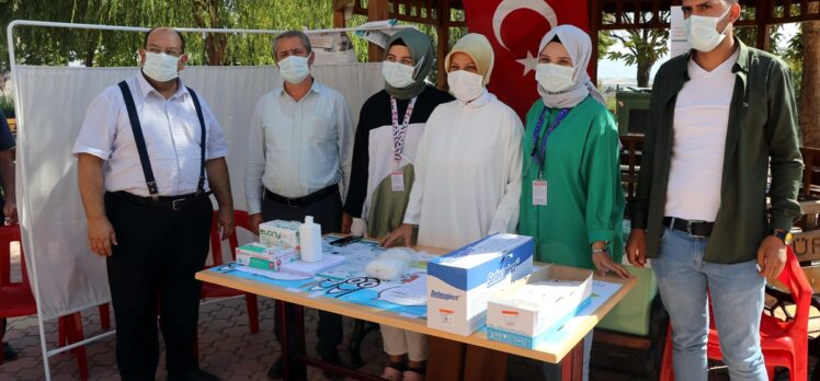 Elazığ'da vatandaşlar cemevinde aşı oldu