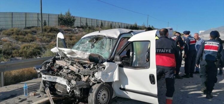 Eskişehir'de trafik kazasında 2 kişi öldü, 2 kişi yaralandı