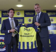 Fenerbahçe, futbol A takımı forma kol sponsorluğu için Nesine.com ile sözleşme imzaladı