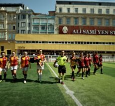 Galatasaray'da kadın futbol takımı tanıtıldı