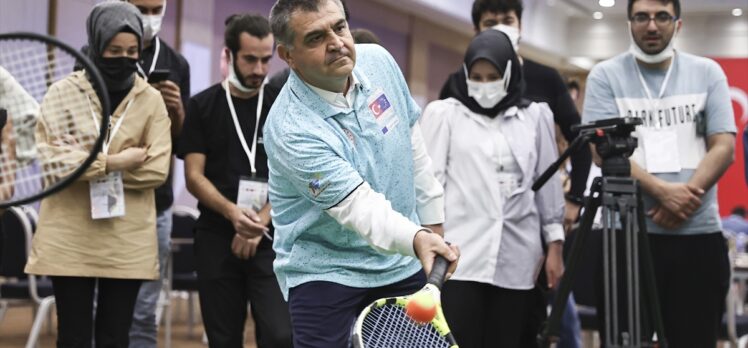 TTF Başkanı Durmuş, “Geleceğin Tenis Sporunu Gençlerle Şekillendiriyoruz” toplantısında konuştu: