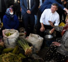 Gelecek Partisi Genel Başkanı Davutoğlu, Kırşehir'de  partisinin il başkanlığının açılışını yaptı