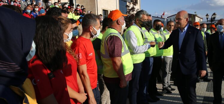 İçişleri Bakanı Süleyman Soylu Sivas'ta ziyaretlerde bulundu