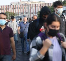 İstanbul'da sabah saatlerinde trafik yoğunluğu yaşanıyor