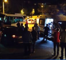 Karabük'te minibüs ile otomobil çarpıştı: 2'si çocuk 8 yaralı