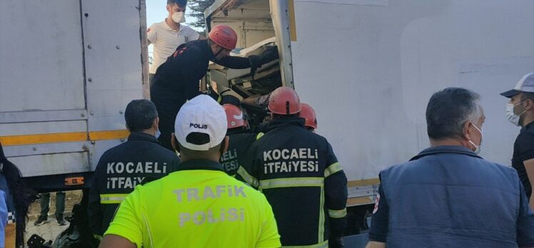 Kocaeli'de zincirleme trafik kazasında 1 kişi yaralandı