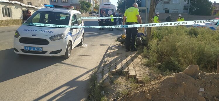 Konya'da hafif ticari aracın çarptığı motosikletli kurye hayatını kaybetti