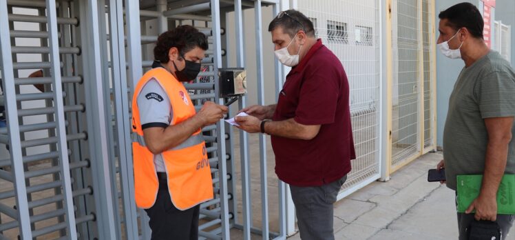 Maça gelenlerden aşı yaptıranlar ile PCR testi negatif olanlar stadyuma alındı