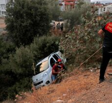 Muğla'da dereye düşen araçta sıkışan kadın kurtarıldı