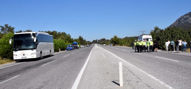 GÜNCELLEME – Muğla'da Ukraynalı turistleri taşıyan otobüs ile öğrenci servisi çarpıştı: 1 ölü, 55 yaralı