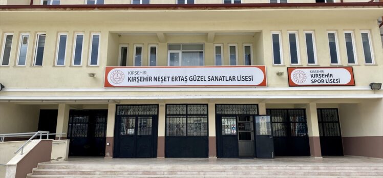 Neşet Ertaş'ın adını taşıyan lisenin mezunlarından “Sen benimsin, ben seninim” türküsü için klip