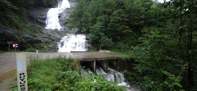 Samsun'da 92 metrelik Karacaören Şelalesi cam seyir terasından izlenecek