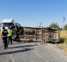 Tarım işçilerini taşıyan minibüs devrildi: 1 kişi öldü, 15 kişi yaralandı