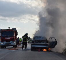 Tekirdağ'da seyir halindeyken yanan otomobil kullanılamaz hale geldi