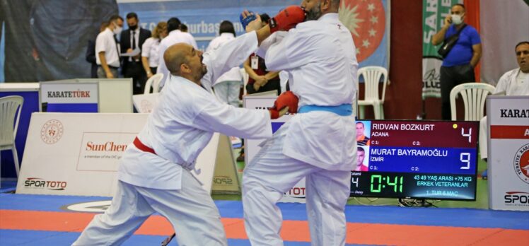 Türkiye Büyükler ve Veteranlar Karate Şampiyonası, Adana'da başladı