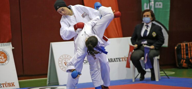 Türkiye Büyükler ve Veteranlar Karate Şampiyonası, Adana'da devam ediyor